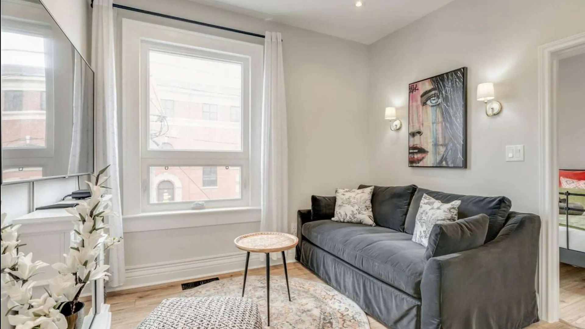 Casa Queen - Unique 2Br Suite In Leslieville contacts