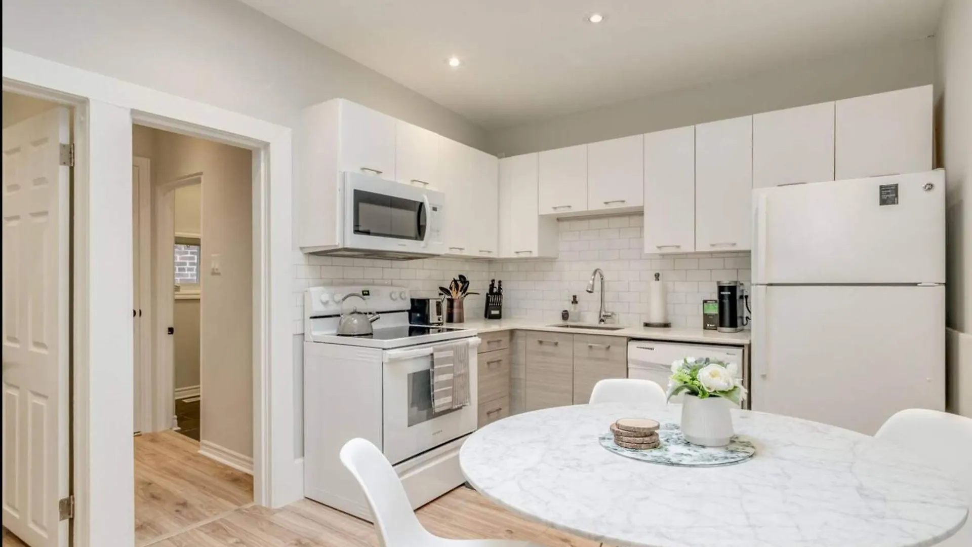 Casa Queen - Unique 2Br Suite In Leslieville Toronto Hotel
